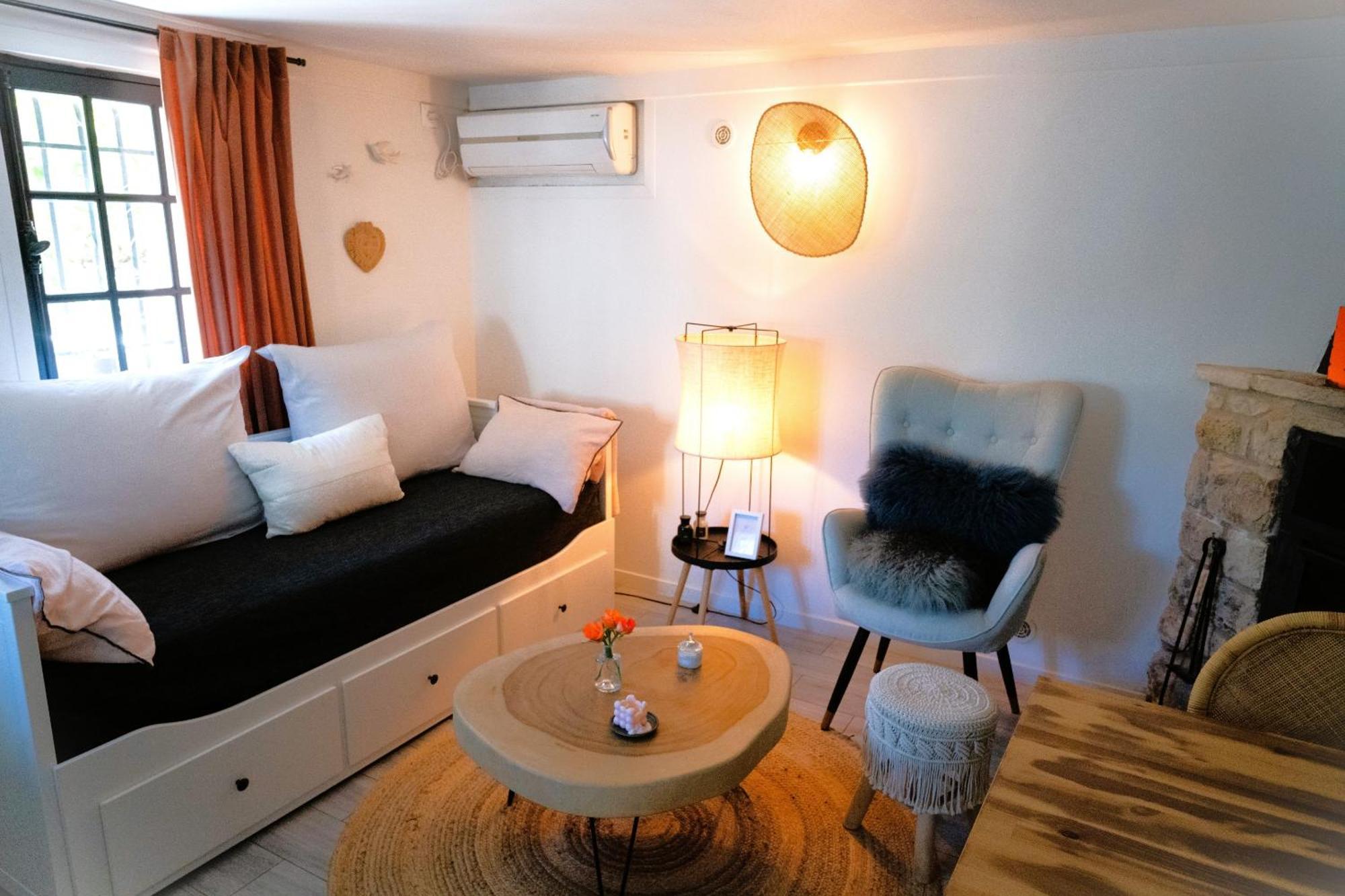 Gîte Les Deux Roches Le Bar-sur-Loup Zimmer foto
