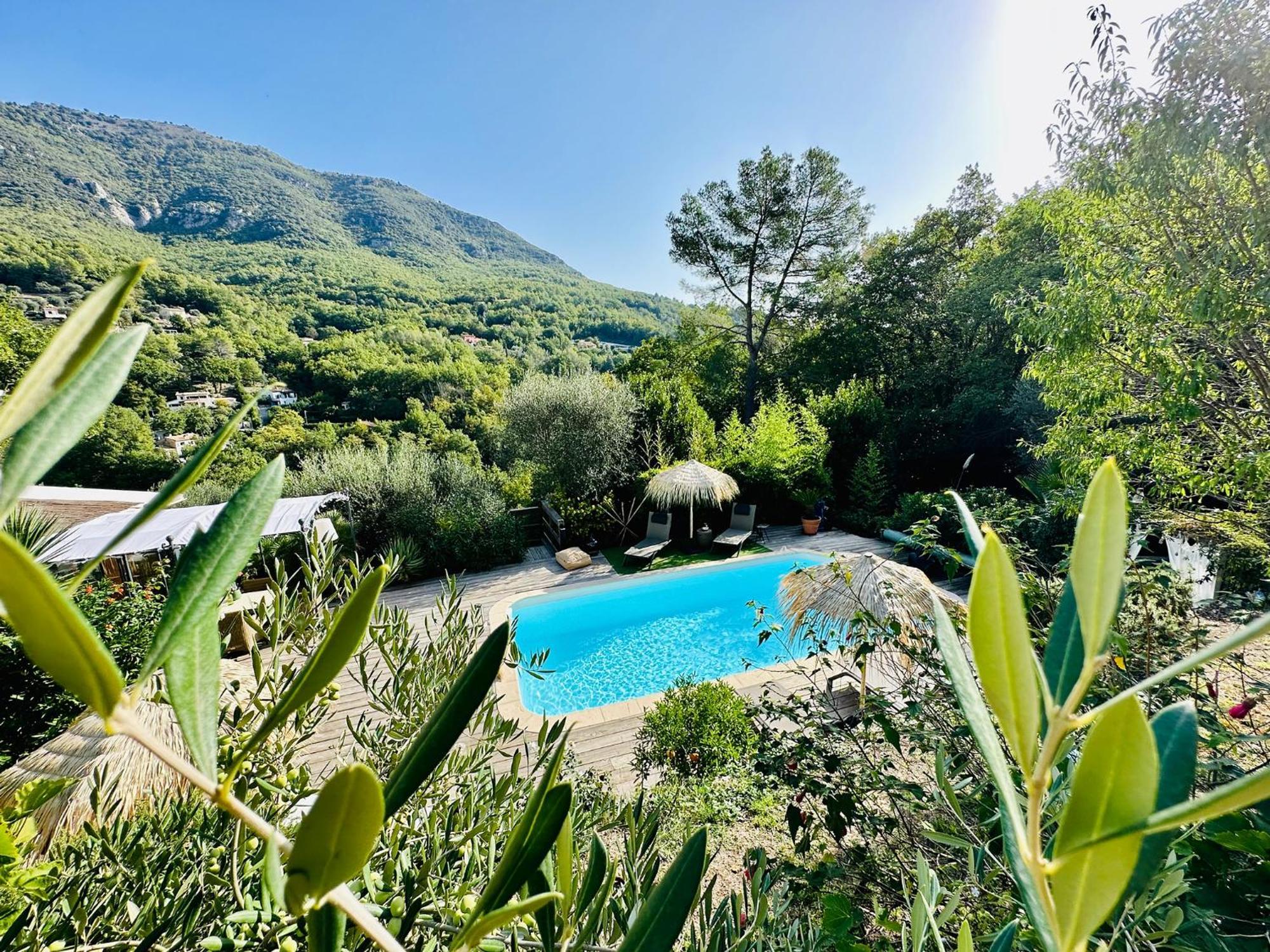 Gîte Les Deux Roches Le Bar-sur-Loup Zimmer foto